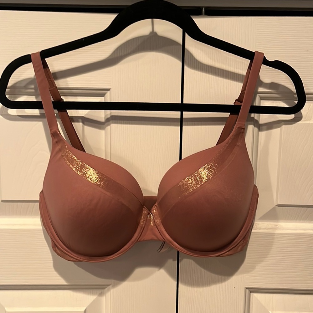Victoria secret body by Victoria bra